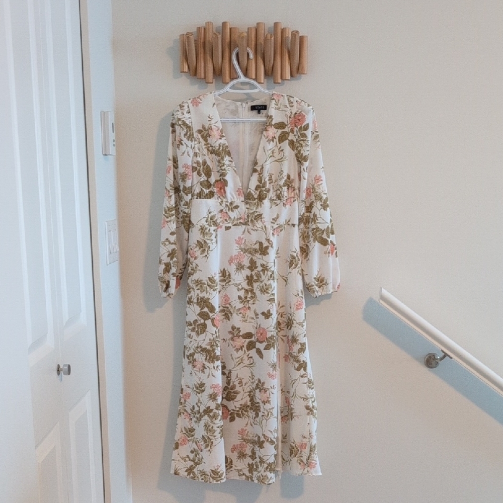 BNWOT 1. STATE Floral dress Size 2